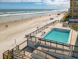 Ocean View With a Beachfront Pool at Ocean Trillium Condo 701