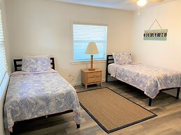 Beach Daze Townhome at Sea Dunes Green Turtle B5 Ocean View Next to Po