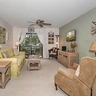 Beautifully Updated Bright and Cheery 2nd Story Condo Near Pool Beach 