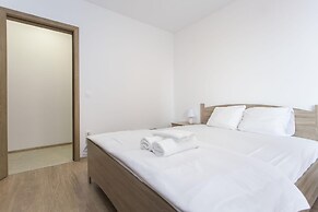 Modern 1bdr Apartment Near Center - Free Parking