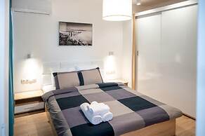 Modern and Cozy 1bdr Apartment in the City Center