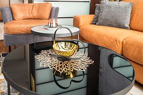 Luxury Design 2bdr Apartment