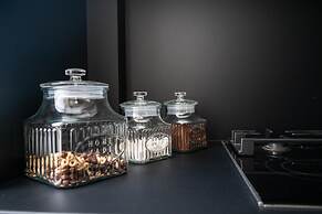 Luxury Design 2bdr Apartment