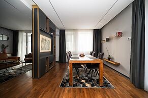 Luxury Design 2bdr Apartment