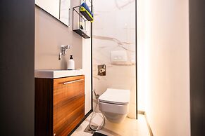 Luxury Design 2bdr Apartment