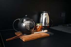 Luxury Design 2bdr Apartment