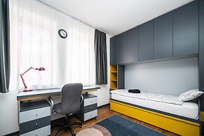 Luxury Design 2bdr Apartment