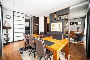 Luxury Design 2bdr Apartment