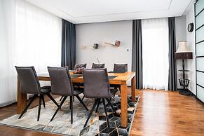 Luxury Design 2bdr Apartment