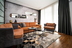 Luxury Design 2bdr Apartment
