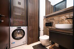 Luxury Design 2bdr Apartment