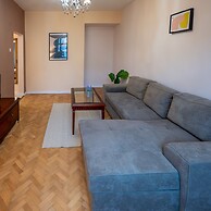 Spacious 1bdr Apartment Near City Center