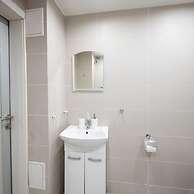 Spacious 1bdr Apartment Near City Center