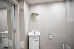 Spacious 1bdr Apartment Near City Center