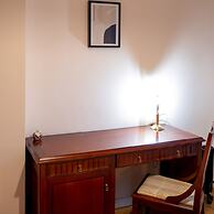 Spacious 1bdr Apartment Near City Center