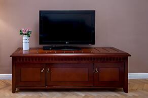 Spacious 1bdr Apartment Near City Center