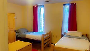 2 Bedroom Downtown Apt Friends Families Ideal