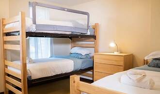 2 Bedroom Downtown Apt Friends Families Ideal