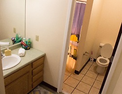 2 Bedroom Downtown Apt Friends Families Ideal