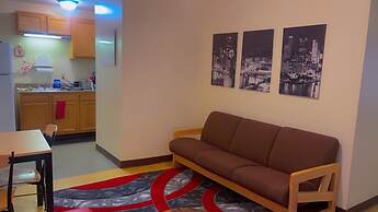 2 Bedroom Downtown Apt Friends Families Ideal