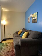 Cute Downtown APT Quick Safe Walk to PPG Arena