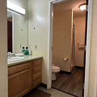 2 Bedroom 2 Bath Downtown Sleeps Six Walkable