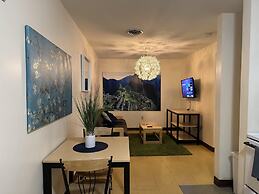 2 Bedroom 2 Bath Downtown Sleeps Six Walkable