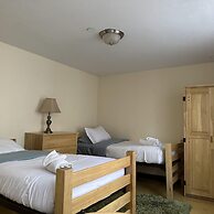 2 Bedroom 2 Bath Downtown Sleeps Six Walkable