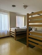 2 Bedroom 2 Bath Downtown Sleeps Six Walkable