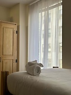 2 Bedroom 2 Bath Downtown Sleeps Six Walkable