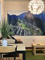 2 Bedroom 2 Bath Downtown Sleeps Six Walkable