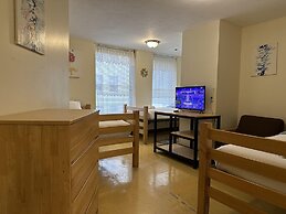 Cozy Downtown Apartment TV Walk Everywhere