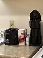 Cozy Downtown Apartment TV Walk Everywhere