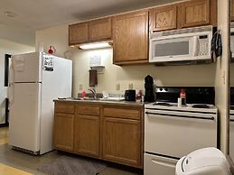 Cozy Downtown Apartment TV Walk Everywhere