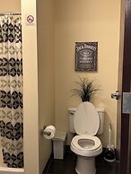 2 Bedroom Downtown Apt Walkable Safe Clean