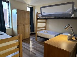 2 Bedroom Downtown Apt Walkable Safe Clean