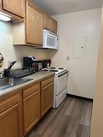 2 Bedroom Downtown Apt Walkable Safe Clean