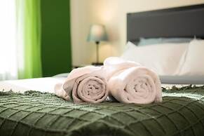 Downtown Apt Walk to all Stadiums Conv Center