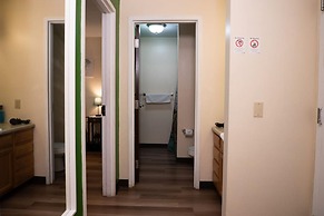 Downtown Apt Walk to all Stadiums Conv Center