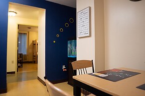 2 Bedroom Downtown Apt Clean and Safe