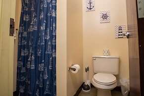 2 Bedroom Downtown Apt Clean and Safe