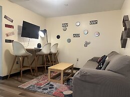 2 Bedroom 2 Bath Heart of Downtown PGH