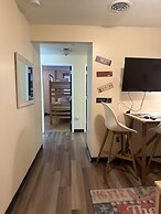 2 Bedroom 2 Bath Heart of Downtown PGH