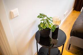 Spacious 2 Bedroom Serviced Apartments 71-77m2