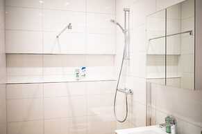 Spacious 2 Bedroom Serviced Apartments 71-77m2