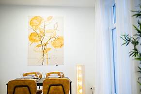 Alphabet 1 BR Apartment Ss177