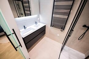 Alphabet 1 BR Apartment Ss177