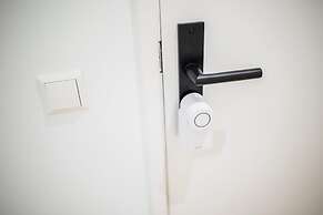 Alphabet 1 BR Apartment Ss177