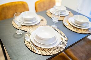 Alphabet 1 BR Apartment Ss177