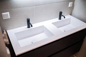 Alphabet 1 BR Apartment Ss177